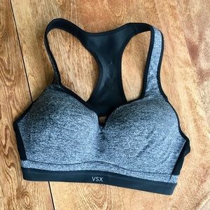 VIctoria’s Secret Underwire Sports Bra ✨